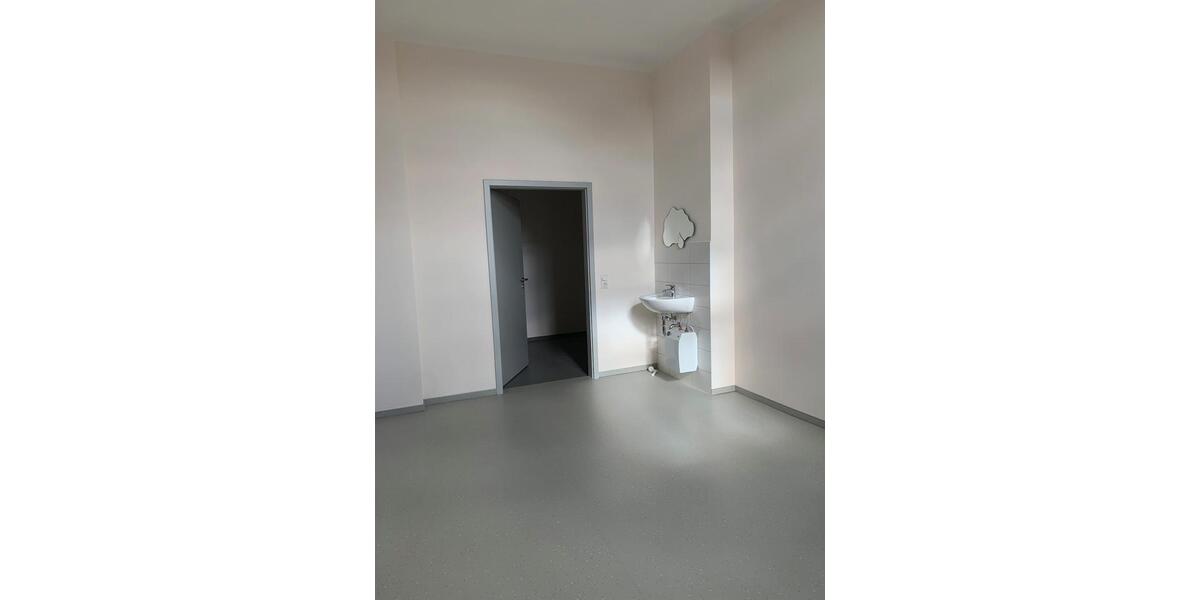 Gewerbeobjekt Stollberg (Erzgebirge) - 1.015&euro; | Angebot:16935644