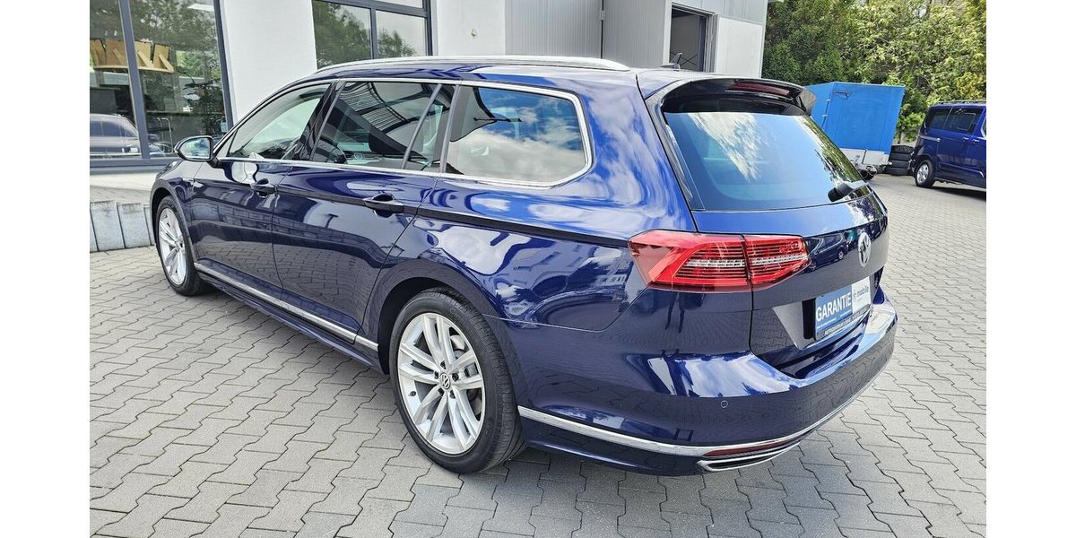VW Passat Variant 2.0 TDI 4M Highline R-Line 360° 128.350 km 20.990 &euro; Löhne 32584