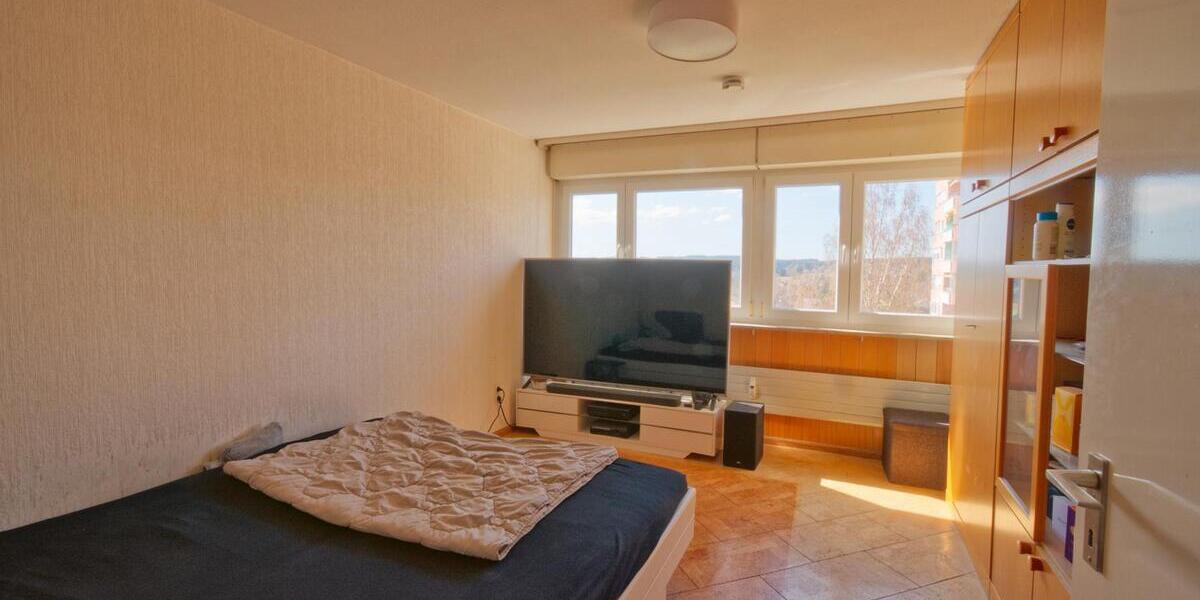 Helle 3 Zimmerwohnung mit Ausblick, Aufzug und Tiefgaragen-Box - Etagenwohnung Villingen-Schwenningen Schwenningen | Angebot:26230643