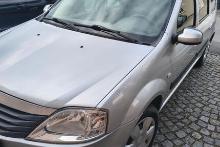 Dacia Logan 142.000 km 2.700 &euro; Geiselwind 96160