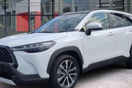 Toyota Corolla Cross 9.000 km 32.985 &euro; Halstenbek 25469