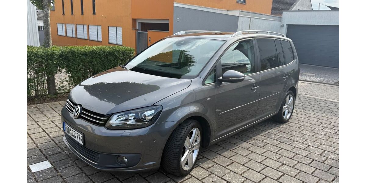 VW Touran 159.078 km 9.300 &euro; Eltville 65343