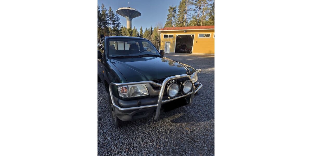 Toyota Hilux 237.181 km 5.899 &euro; hamburg 20539