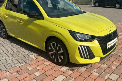 Peugeot 208 15.400 km 13.750 &euro; Versmold 33775