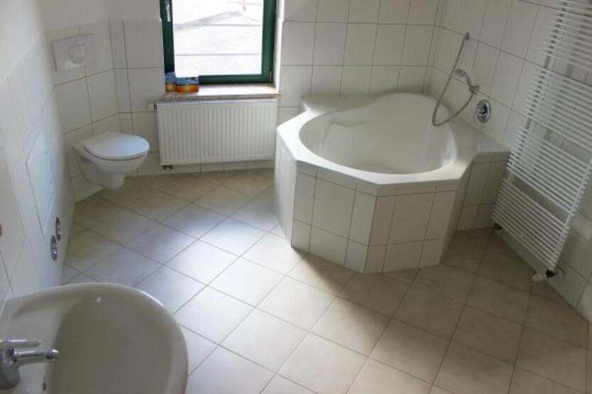 großzügige 4 RW in der Dr.- W.- Külz- Straße mit Gartennutzung zimmer