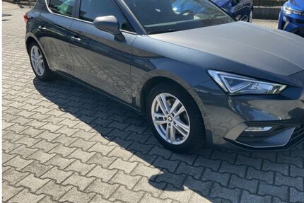 Seat Leon 45.285 km 17.985 &euro; Wolfen 06766