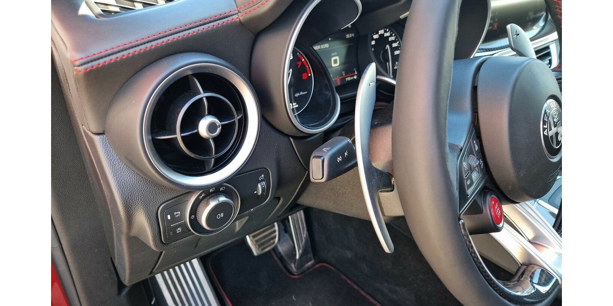 Alfa Romeo Stelvio Quadrifoglio Q4 63.569 km 46.800 € Wilsdruff 01723