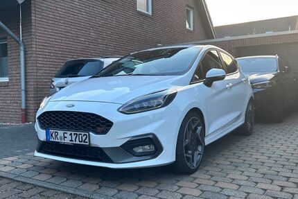 Ford Fiesta 61.713 km 16.500 € Krefeld 47807