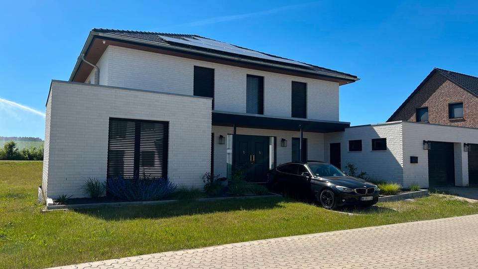 Einfamilienhaus Hankensbüttel - 8 Zimmer, 220 m&sup2;, 650.000&euro; | Angebot:26990772