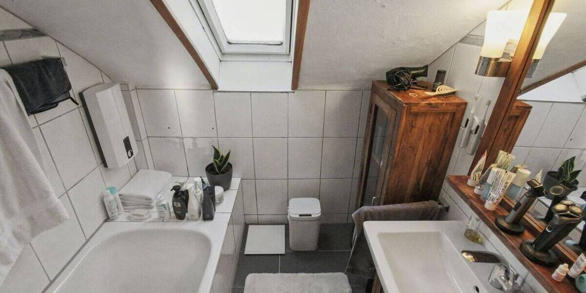 Mehrfamilienhaus, Wohnhaus Uhingen Baiereck - 6 Zimmer, 147 m&sup2;, 299.000&euro; | Angebot:26291346