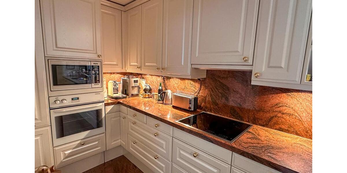 Villa Tülau - 11 Zimmer, 434 m&sup2;, 2.000&euro; | Angebot:22250385