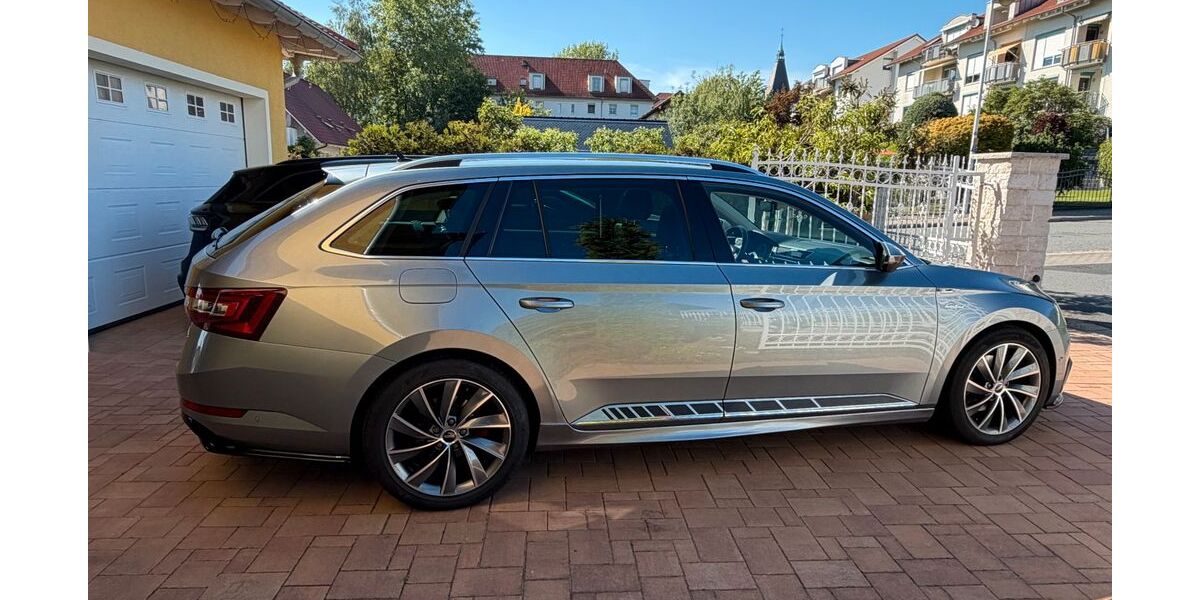 Skoda Superb 158.500 km 21.900 &euro; Riesa 01589