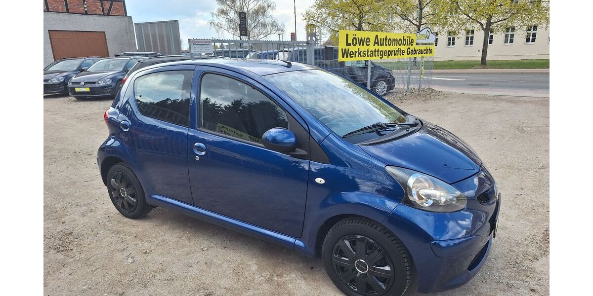Toyota Aygo (X) 102.000 km 5.690 &euro; Pasewalk 17309