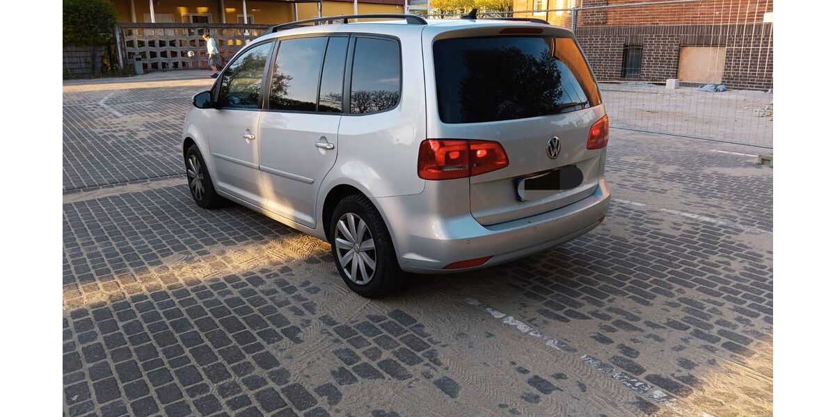 VW Touran 299.000 km 5.999 &euro; Löcknitz 17321