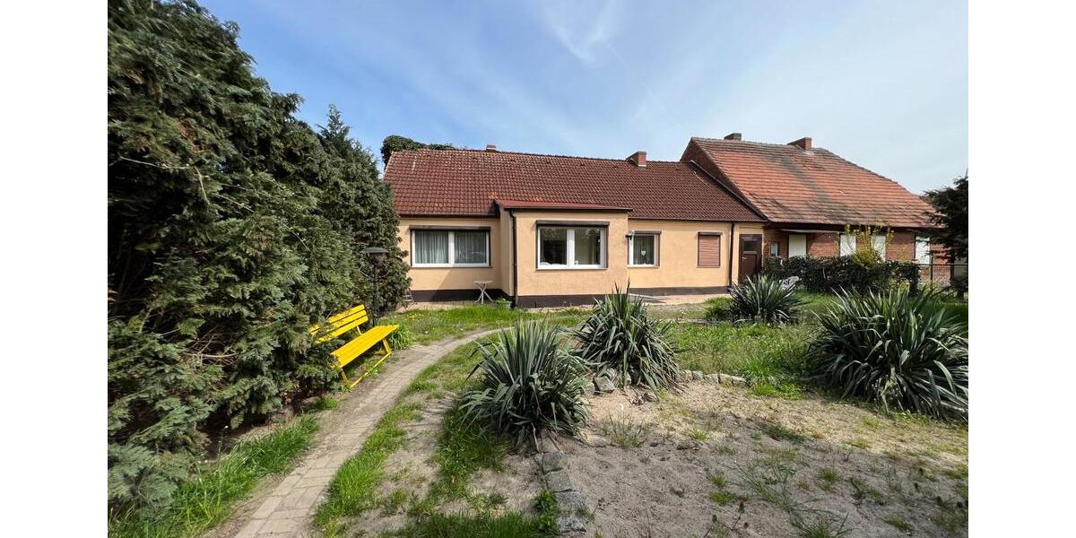 Doppelhaushälfte in Gladau mit großen Eigenland-Grundstück 4 zimmer