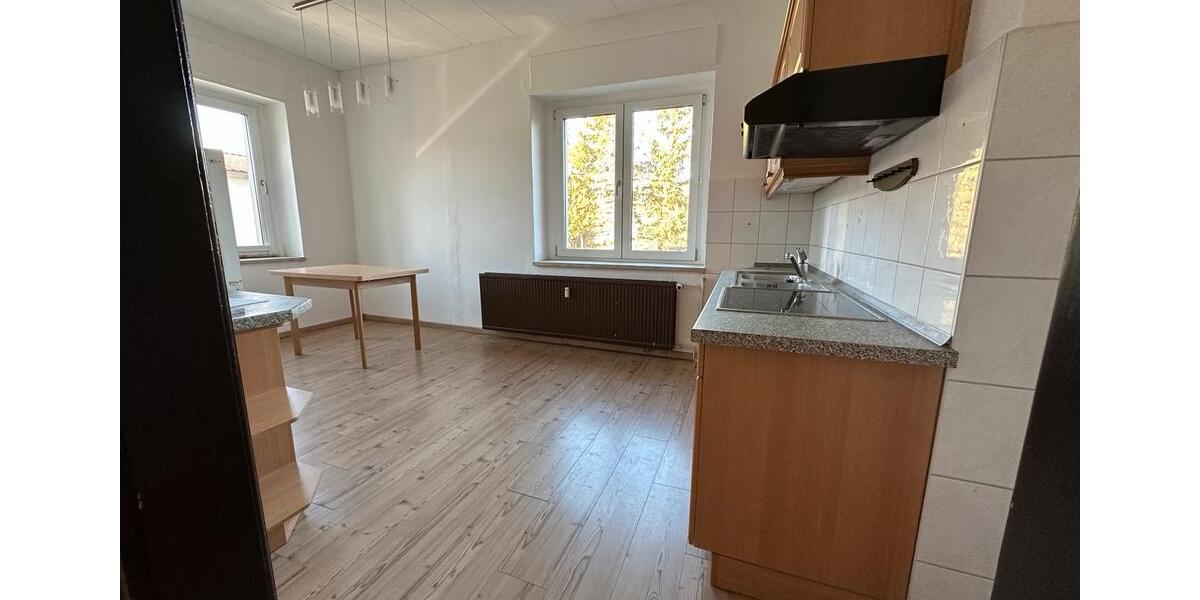 Hochparterre Eckartsberga - 3 Zimmer, 90 m&sup2;, 800&euro; | Angebot:24831860