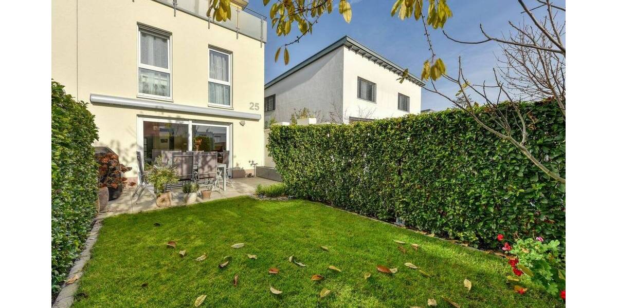 +++ 1-Fam.-DHH mit Garage, Stellplatz & Sauna - teilmöbliert inkl. EBK - ruhig, grün, gehoben - mind. 2 & max. 3 Jah... 5 zimmer