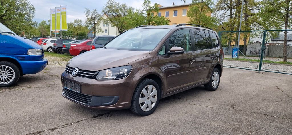 VW Touran 218.249 km 4.999 &euro; Fürstenfeldbruck 82256