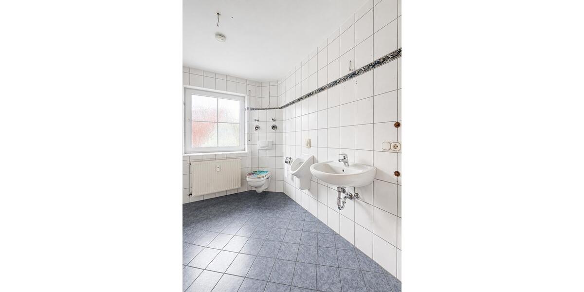 Etagenwohnung Kalbach - 7 Zimmer, 170 m&sup2;, 1.000&euro; | Angebot:26665471