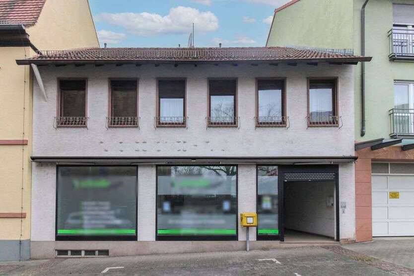 Haus zum Kaufen in Aschaffenburg 670.000 € 267.21 m²