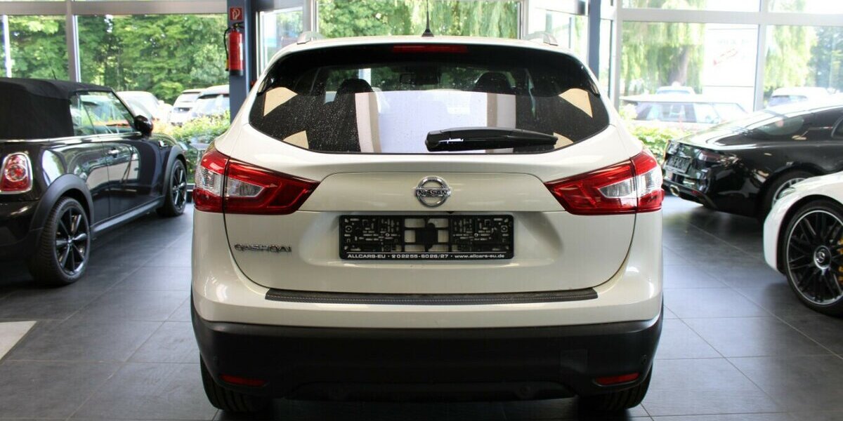 Nissan Qashqai 1.6 DIG-T 360° 4x2 109.771 km 13.980 € Euskirchen 53881