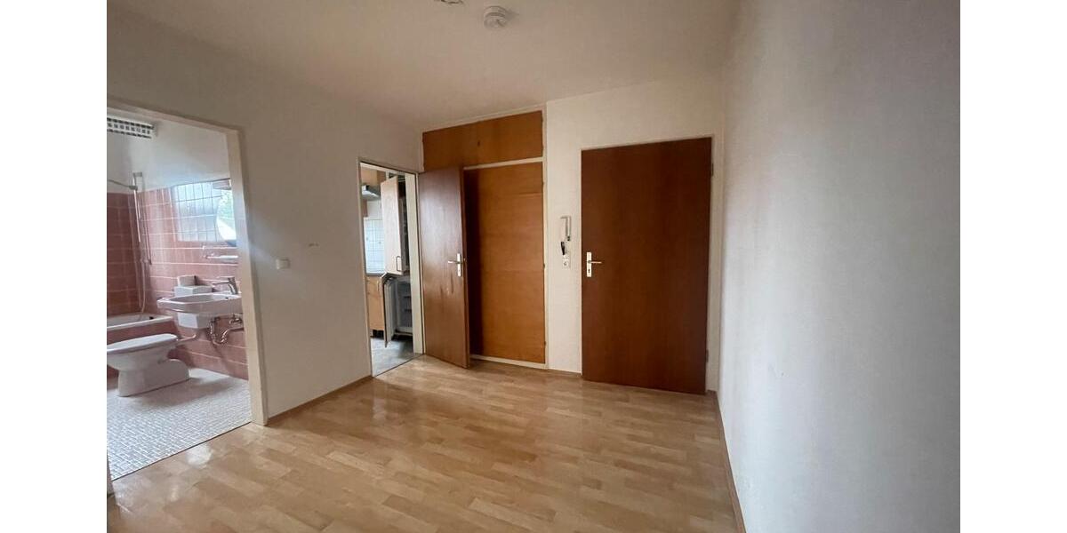 Helle 2 Zimmer Wohnung - zentral gelegen - teilmöbliert 2 zimmer