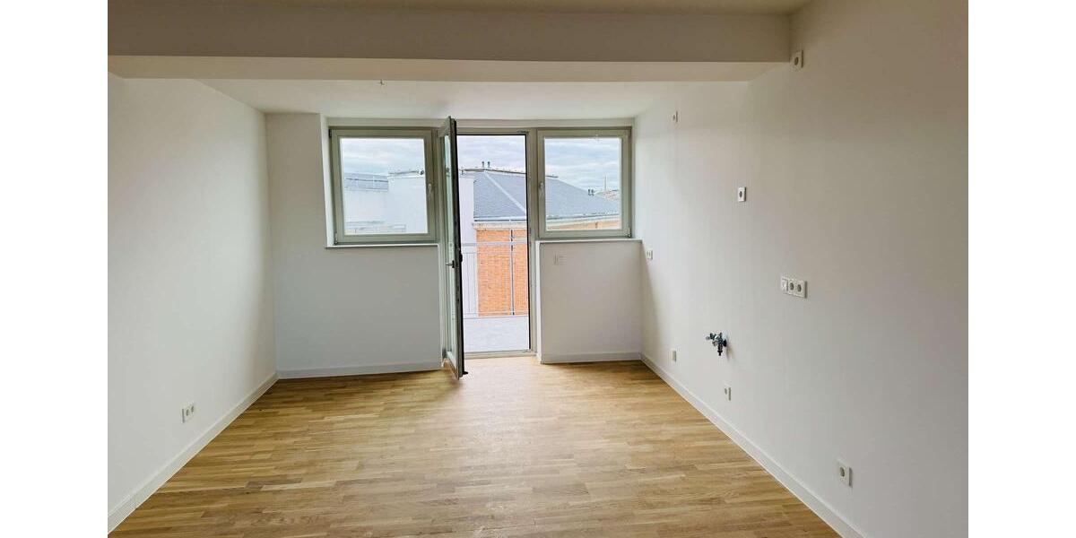 Dachgeschoßwohnung Zwickau - 3 Zimmer, 127 m&sup2;, 1.019&euro; | Angebot:25988403