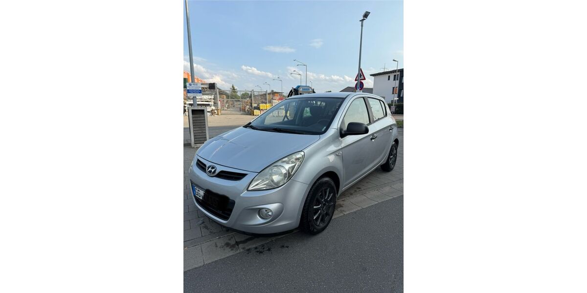 Hyundai i20 160.000 km 1.800 &euro; Oberursel 61440