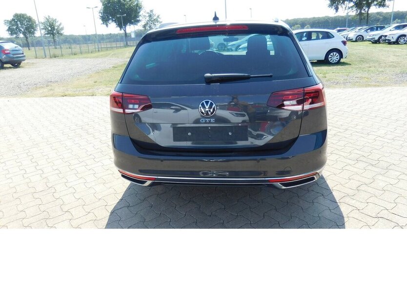 VW Passat Variant 1.4 GTE Benzin/Hybri TSI DSG Navi 35.600 km 23.990 € Vordorf 38533