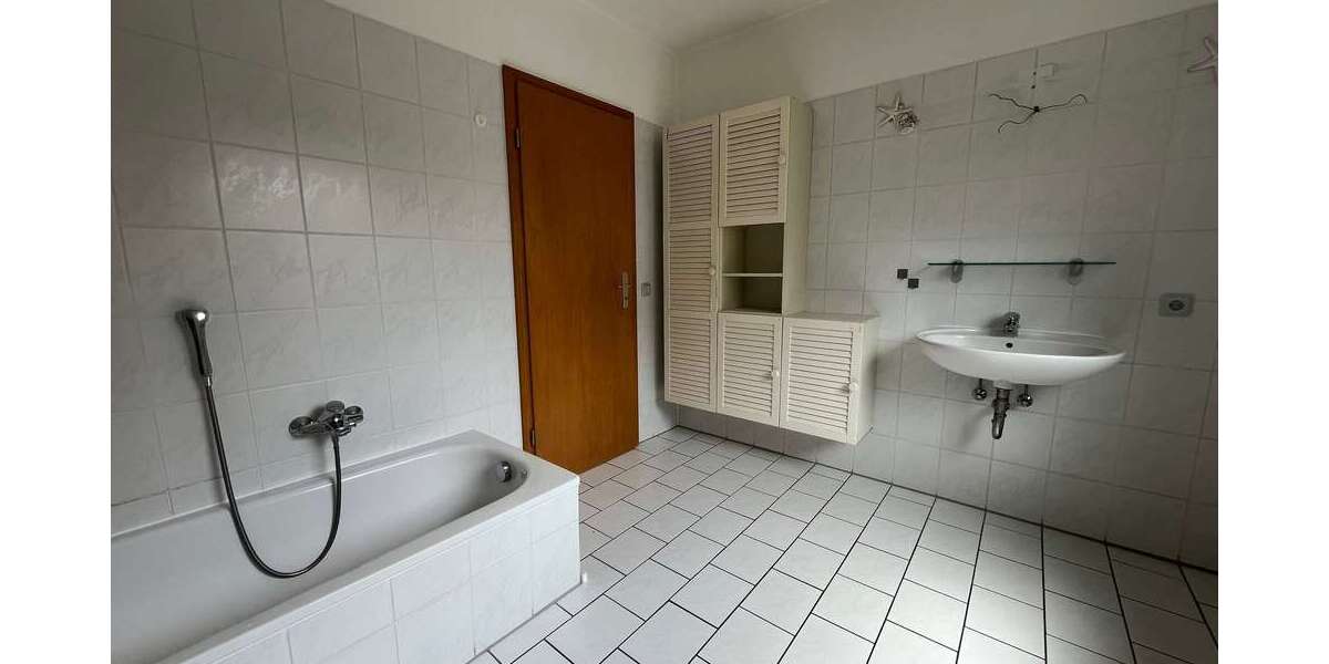 Schöne Doppelhaushälfte in Wehrheim mit zwei Wohnungen, Garten & Garage - Doppelhaushälfte Wehrheim | Angebot:27271153