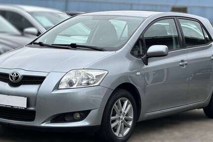 Toyota Auris 208.000 km 2.995 &euro; Bruchsal-Helmsheim 76646