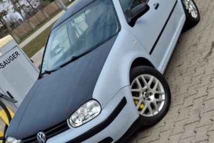 VW Golf 214.000 km 2.700 &euro; Füssen 87629