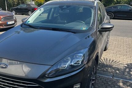 Ford Kuga 58.000 km 19.900 &euro; Wiesbaden 65193