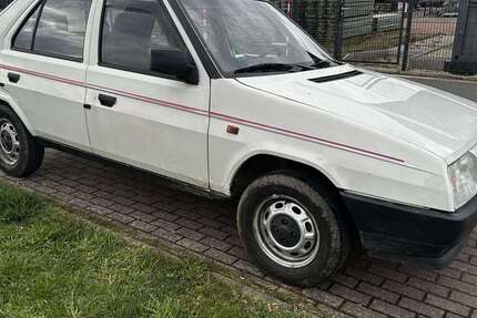 Skoda Favorit 102.000 km 2.990 &euro; Zwickau 08064
