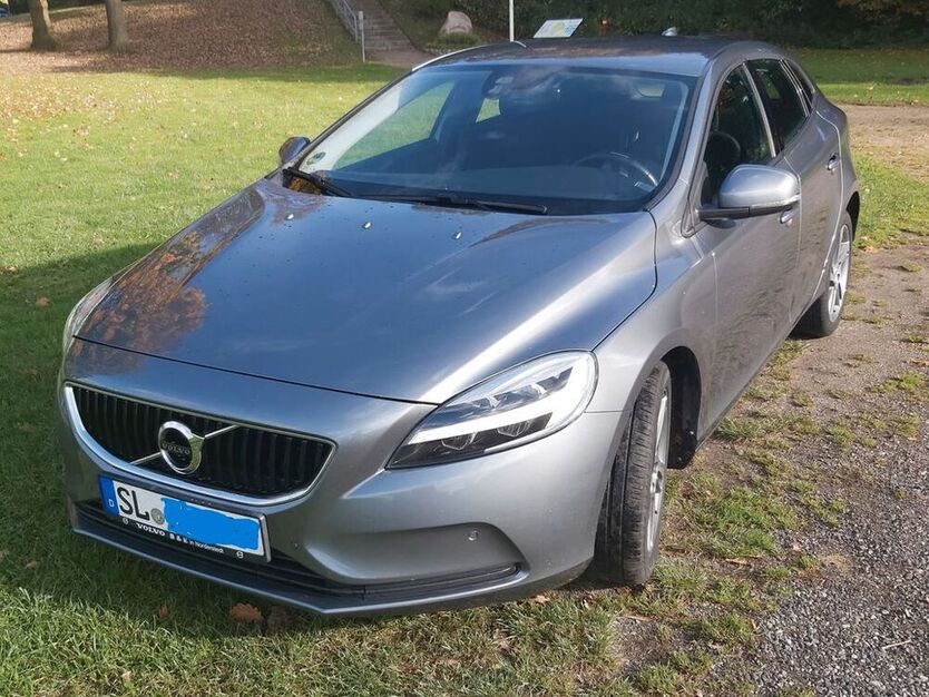 V40