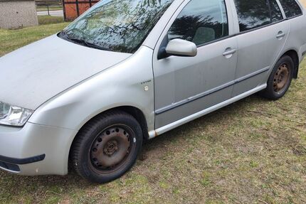 Skoda Fabia 231.684 km 700 &euro; Kratzeburg 17237