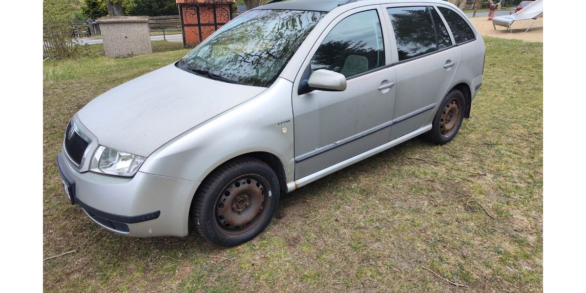 Skoda Fabia 231.684 km 700 &euro; Kratzeburg 17237