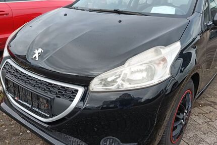 Peugeot 208 93.000 km 3.150 &euro; ensdorf 66806