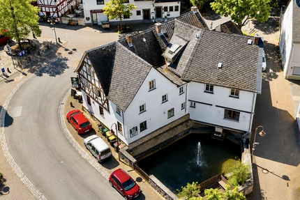 Haus Wetzlar Steindorf - 10 Zimmer, 400 m&sup2;, 685.000&euro; | Angebot:26837423
