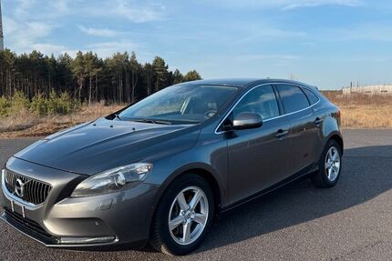 Volvo V40 216.000 km 9.400 &euro; Eisenhüttenstadt 15890