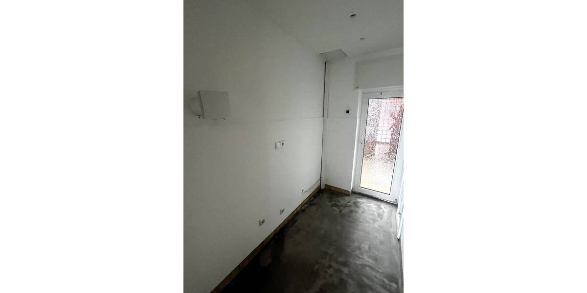 Etagenwohnung Düsseldorf Wersten - 4 Zimmer, 127 m&sup2;, 1.150&euro; | Angebot:26702845
