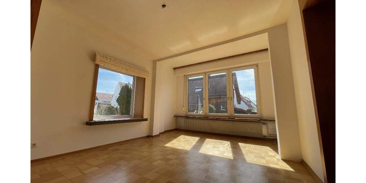 Doppelhaushälfte Renningen - 7 Zimmer, 155 m&sup2;, 2.200&euro; | Angebot:25898274