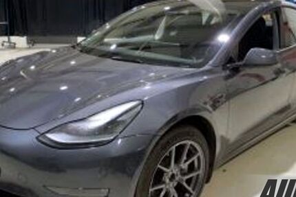 Tesla Model 3 49.250 km 29.600 &euro; Schöningen 38364