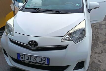 Toyota Corolla Verso 129.000 km 4.100 &euro; Grainau 82491