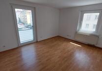 Helle 2- Zimmer Whg, Wü-Sanderau, Badewanne, Keller