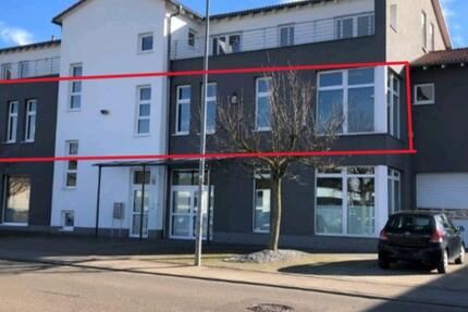 Büro-Praxisfläche im Obergeschoss - ideal auch als Showroom - in Essingen zu vermieten zimmer
