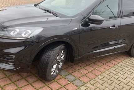 Ford Kuga 54.000 km 22.700 € Sauerlach 82054