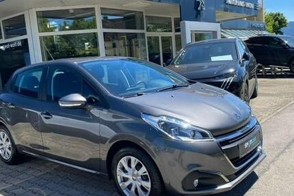 Peugeot 208 23.604 km 8.850 &euro; Penzberg 82377