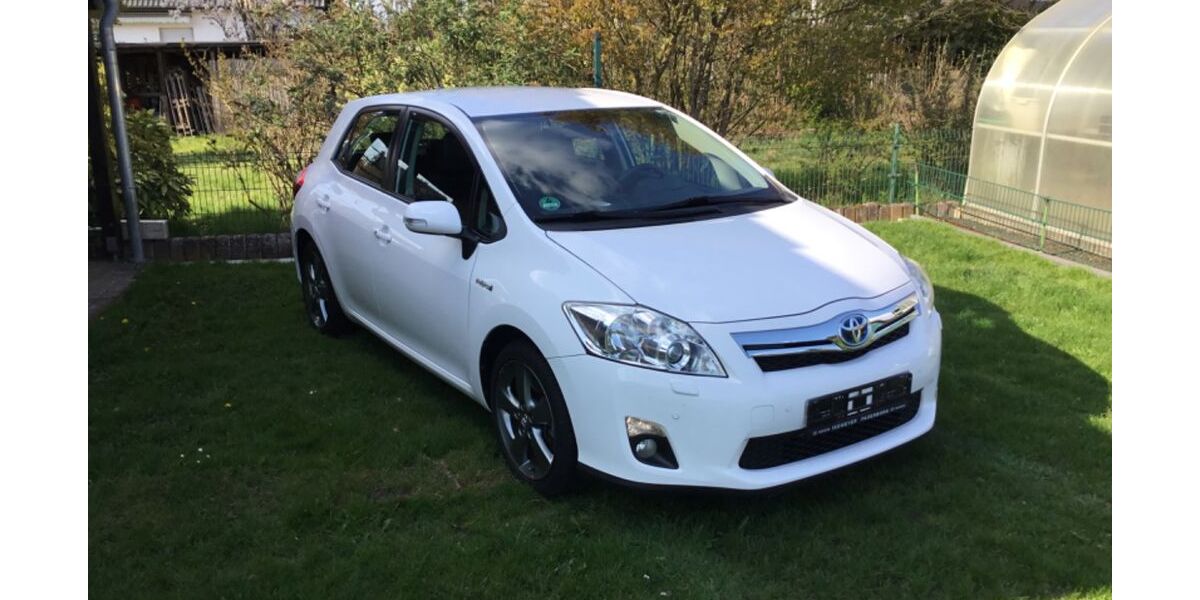 Toyota Auris 78.000 km 10.450 &euro; Paderborn 33106