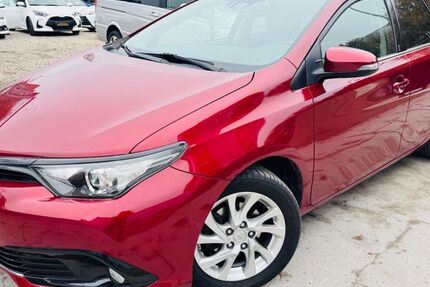 Toyota Auris 28.000 km 13.400 &euro; Hamburg 20537